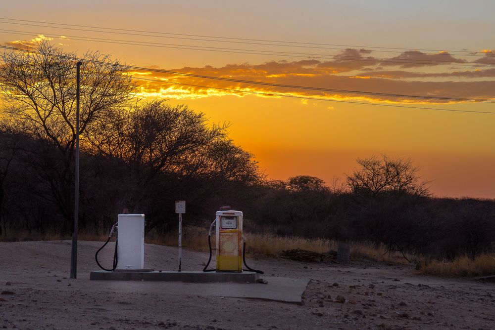 Tanken am Waterberg von Roli Lässer