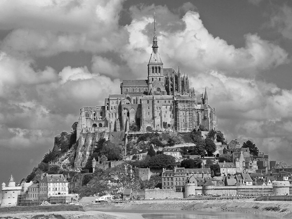 MOUNT SAINT MICHEL de TOMAS MAYRAL 