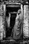 Kumbhalgarh - Woman at back door von Adriano Mestroni 