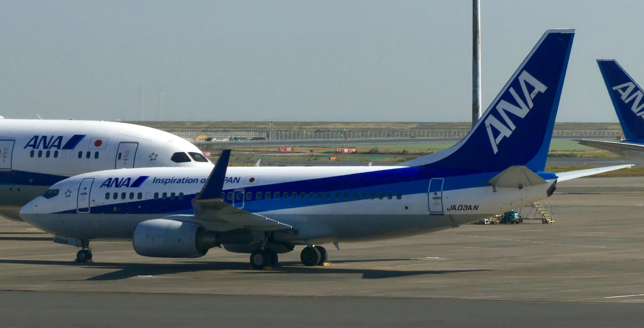 B737 der ANA