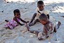 on joue dans le sable von de ceulaer