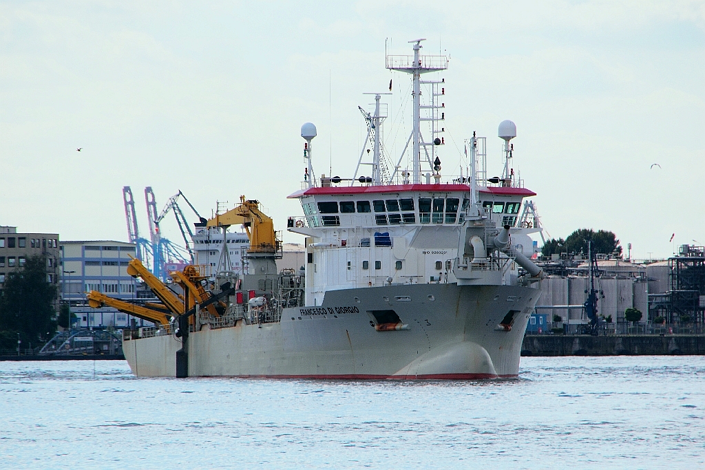 Baakenhoeft_101_0247_Schlammsauger_Schiff_ELB_k