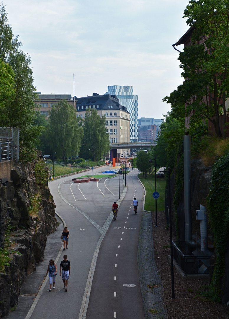 Baana, Walking and cyclingway going through the center