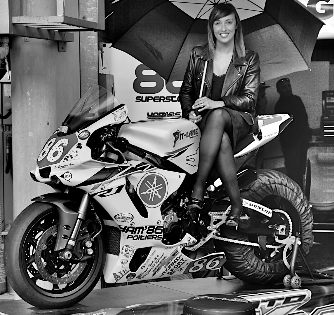 Babes and Bikes_2