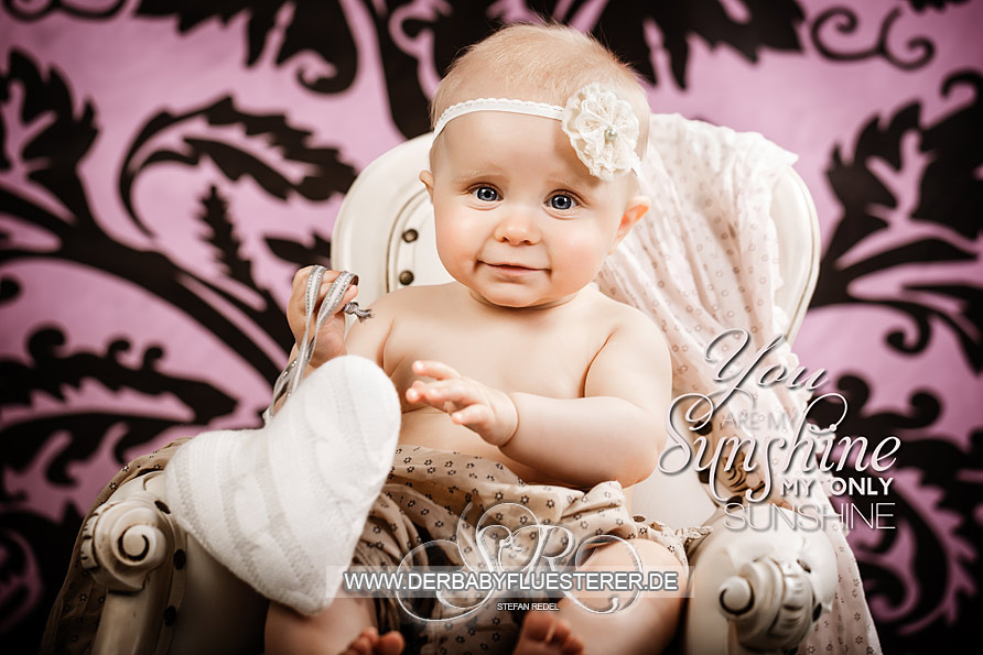 Baby Nora, 7 Monate | (Babyfotograf Kreis Wesel)