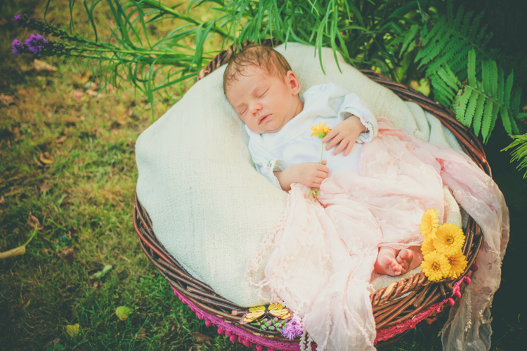 baby outdoor shooting