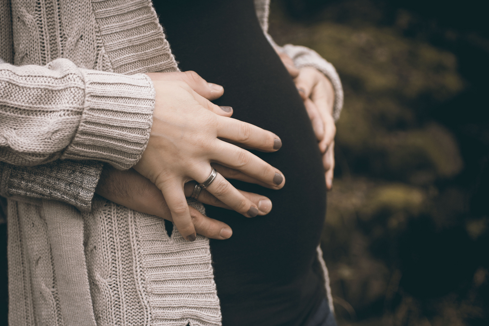 Babybauch im Doppelpack