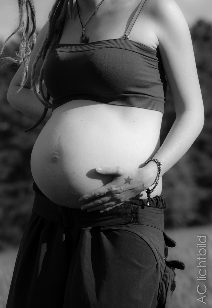 Babybauch-Shooting mit Bea