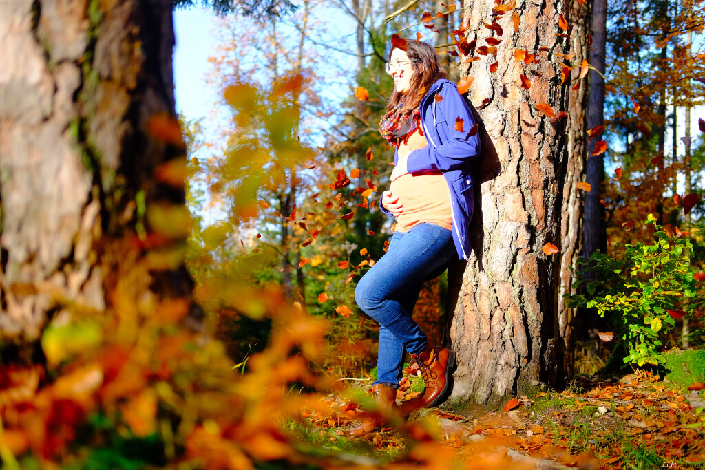 Babybauch und Herbststimmung