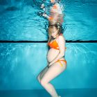 Babybauch Unterwasser - Fotoshooting