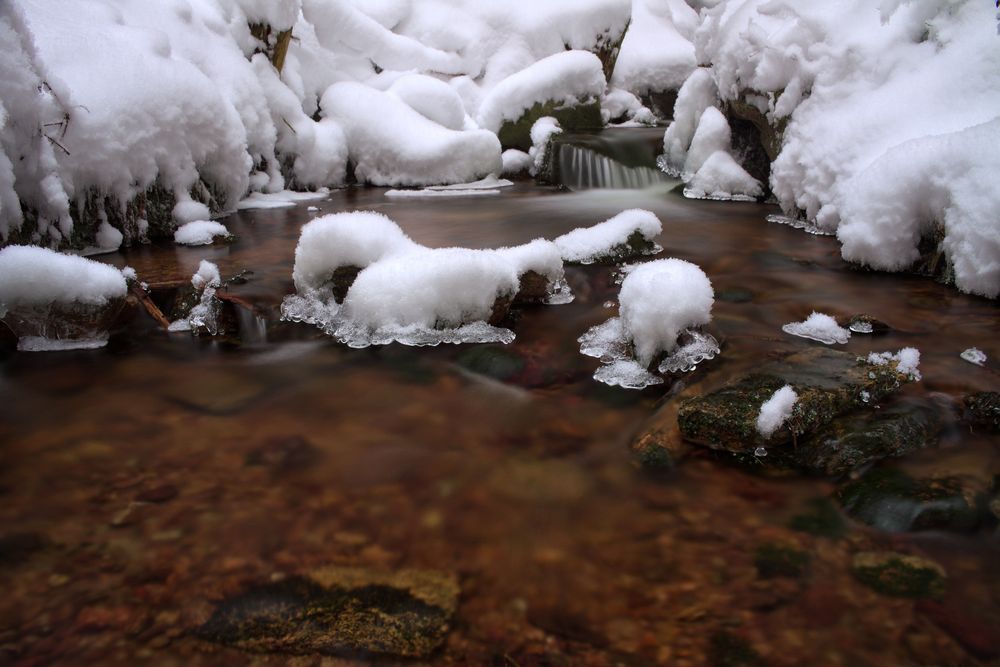 Bach im Winterkleid (2)