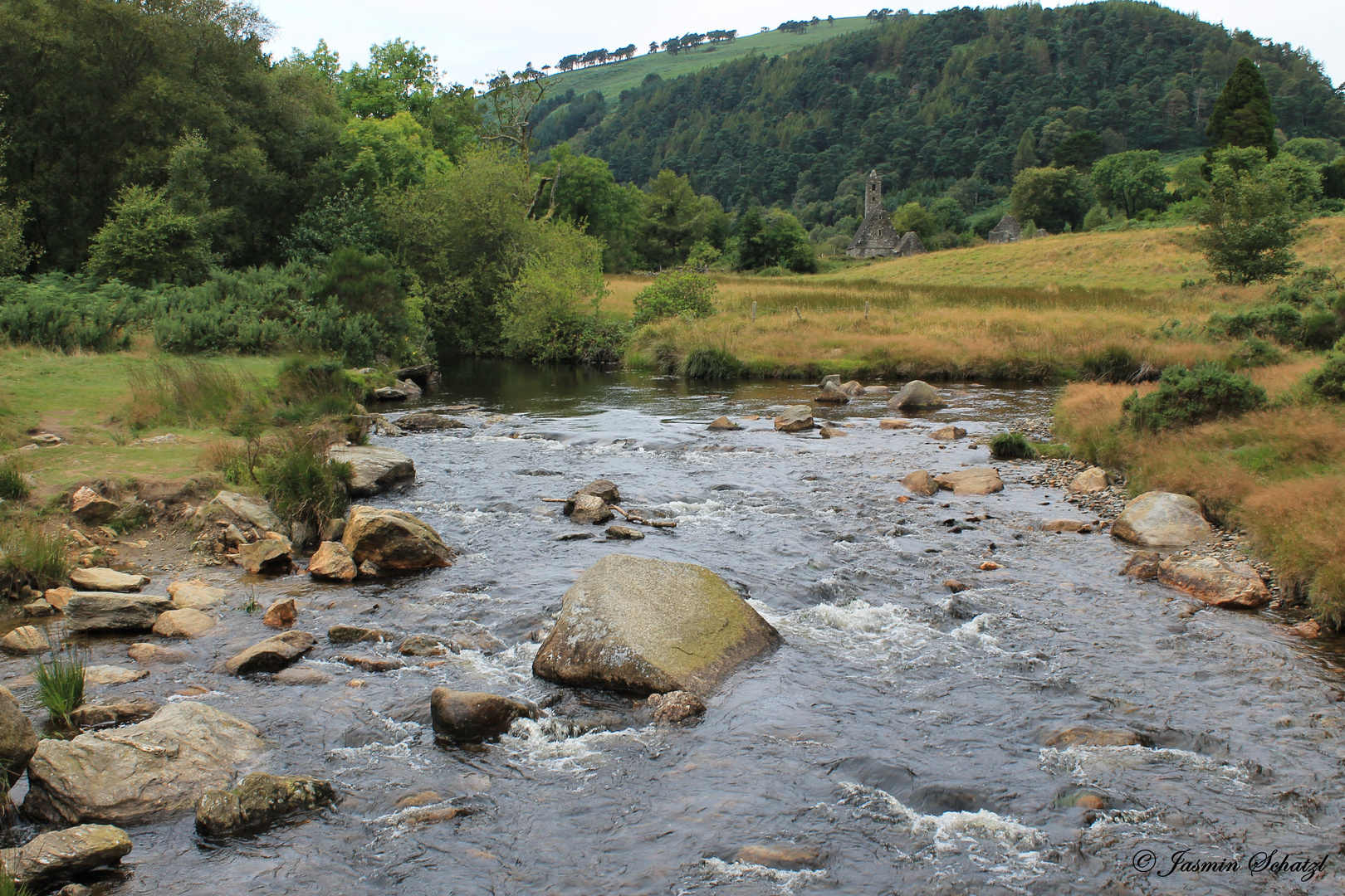 Bach in Glendalough, Irland