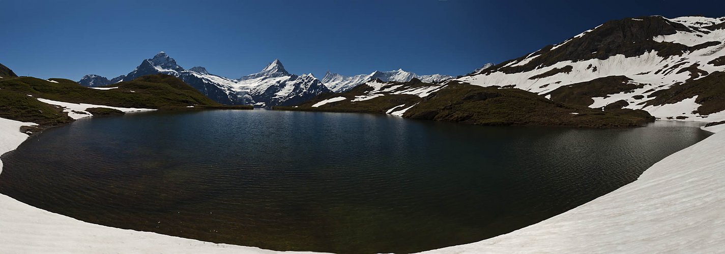 Bachalpsee (2265m) auf dem First (2168m)