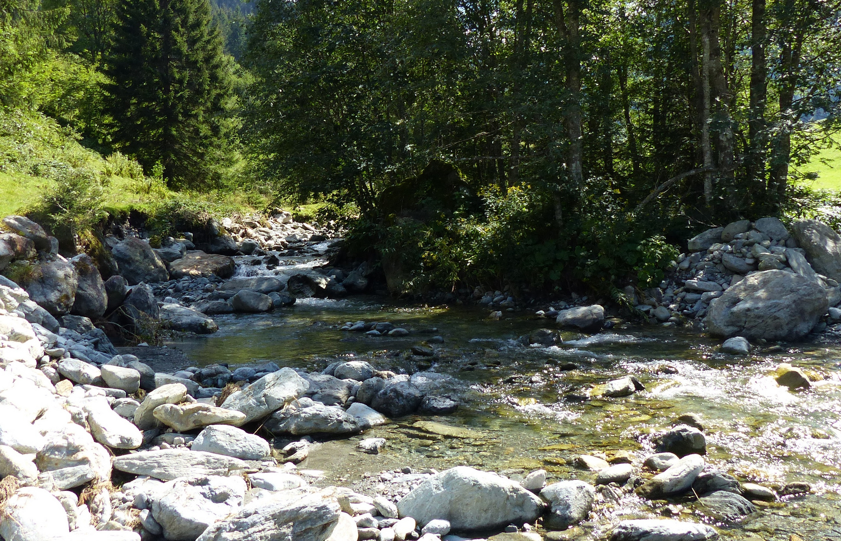 Bachlauf in Auffach Wildschönau (Tirol/Österreich)