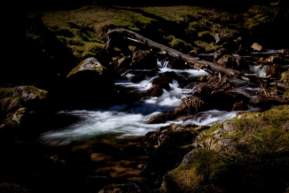 bachlauf in den highlands bei loch muick