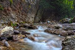 Bachlauf zum Lago di Tenno ( Italien )