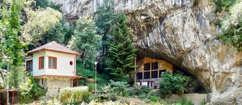 Bacho Kiro Cave, Dryanovo, Bulgaria 
