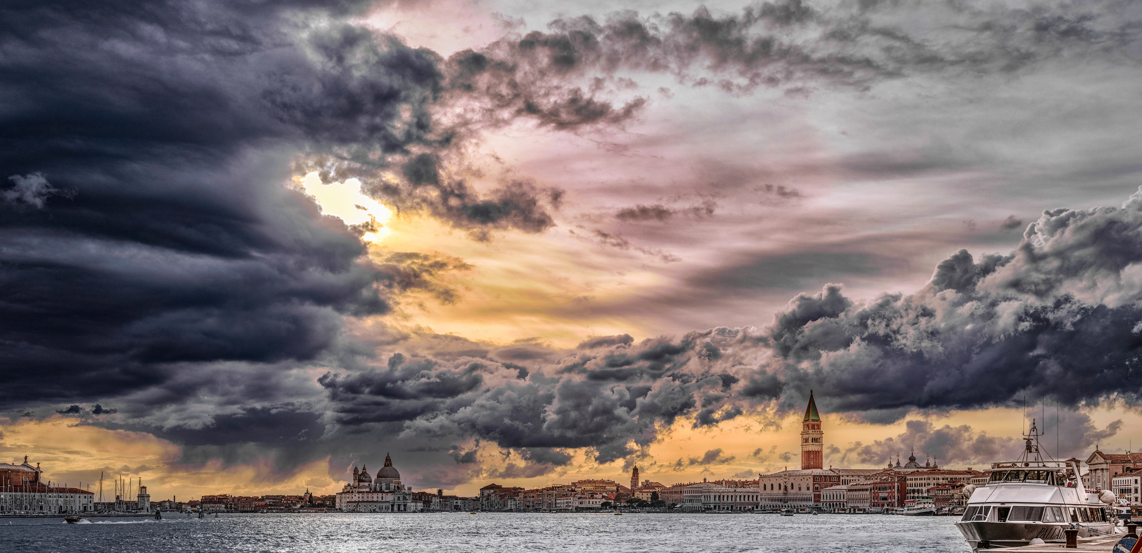 Bacino di San Marco stasera