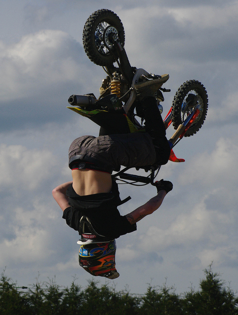 Back flip en mini moto