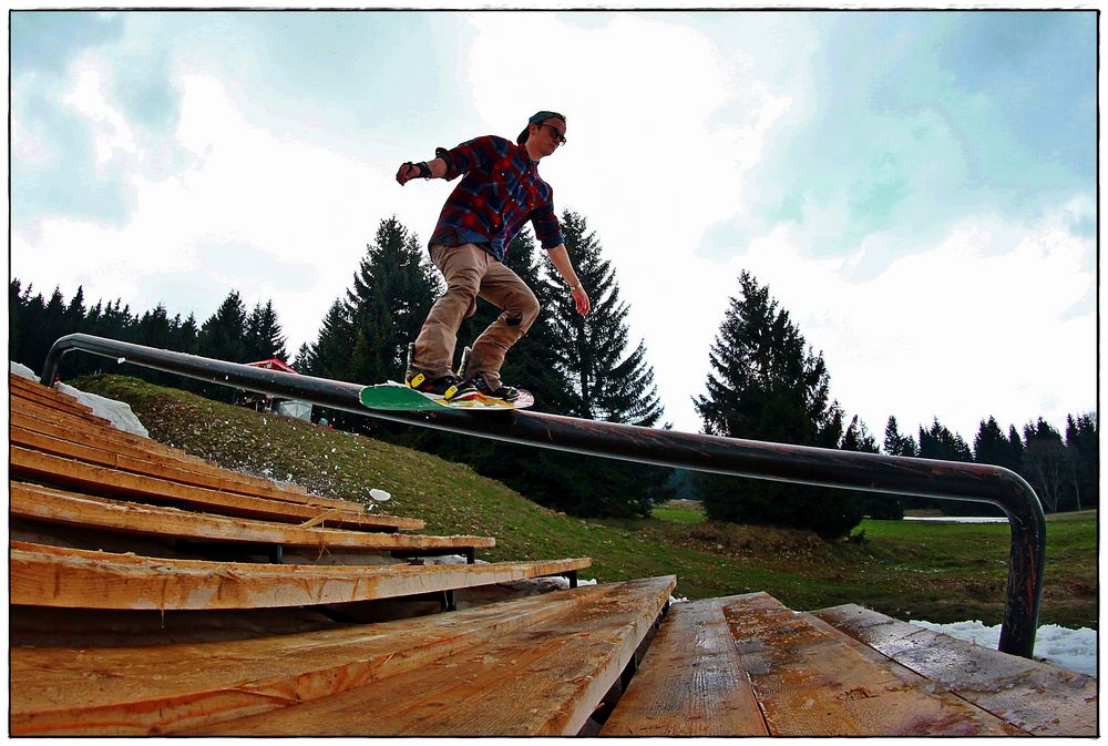 backside noseslide