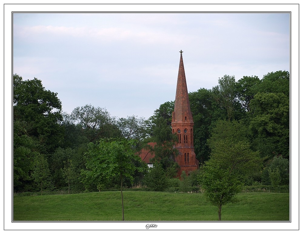 - Backsteinkirche01 -