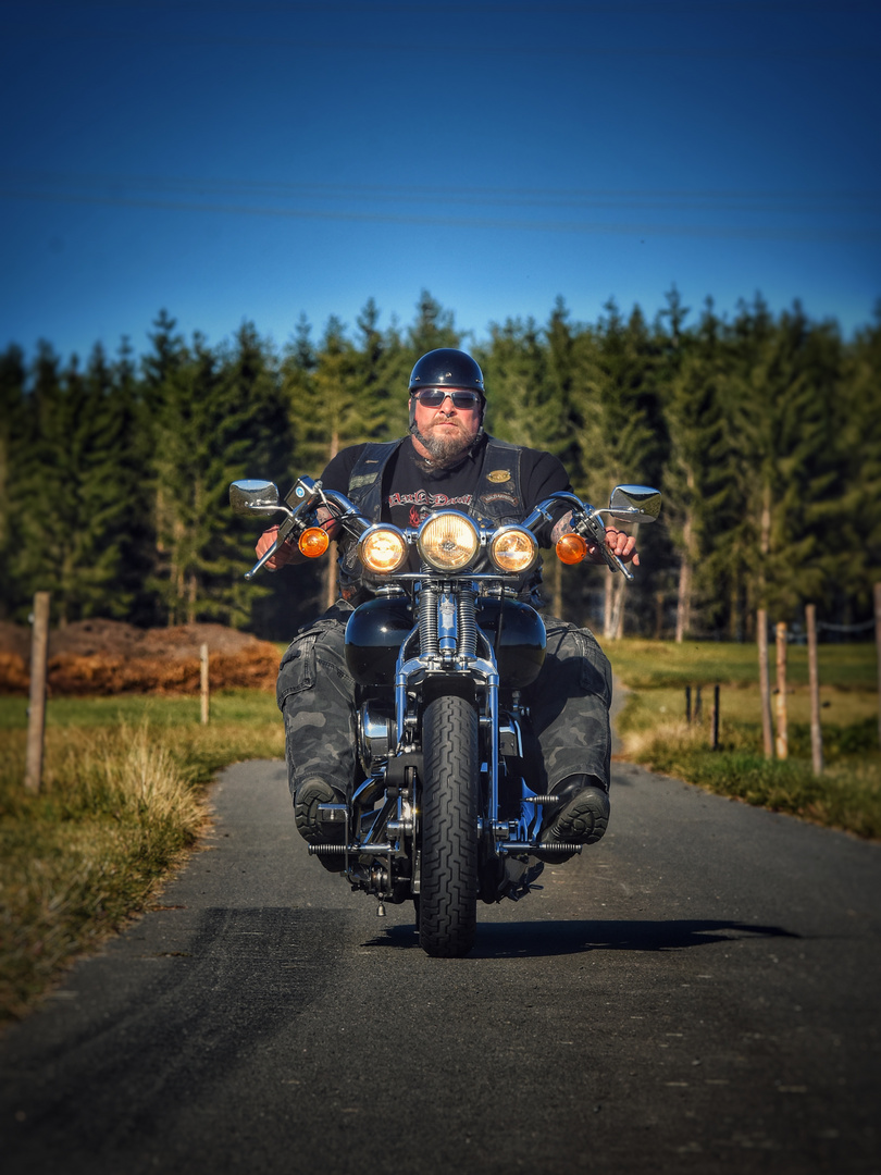 "Bad Boy" auf seiner Harley