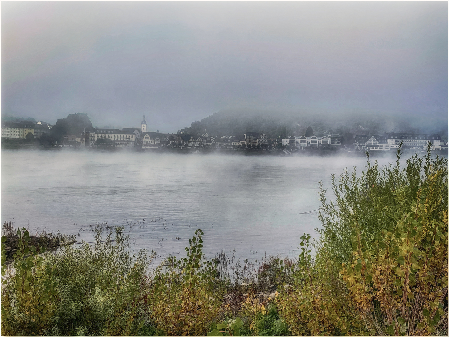 Bad Breisig ...  im Morgennebel - ... dans la brume matinale