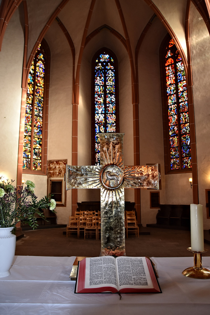 Bad Hersfeld Chorraum, Altar und Fenster der Stadtkirche