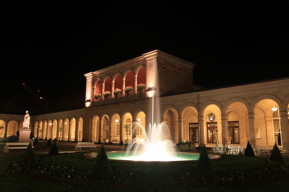 Bad Kissingen Arkadenbau mit Springbrunnen