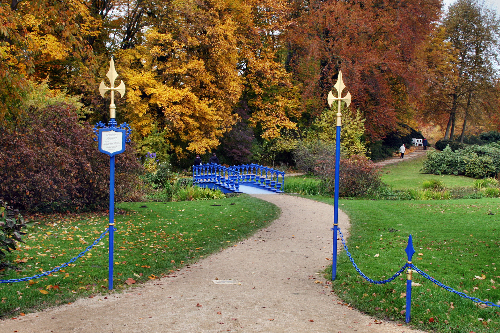 Bad Muskau: Fuchsienbrücke im Pücklerpark.