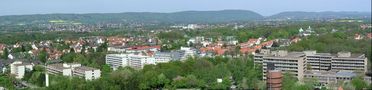 Bad Oeynhausen mit Blick aufs Wiehengebirge + Porta Westfalica, 01.05.2005 von Guido Rimkus