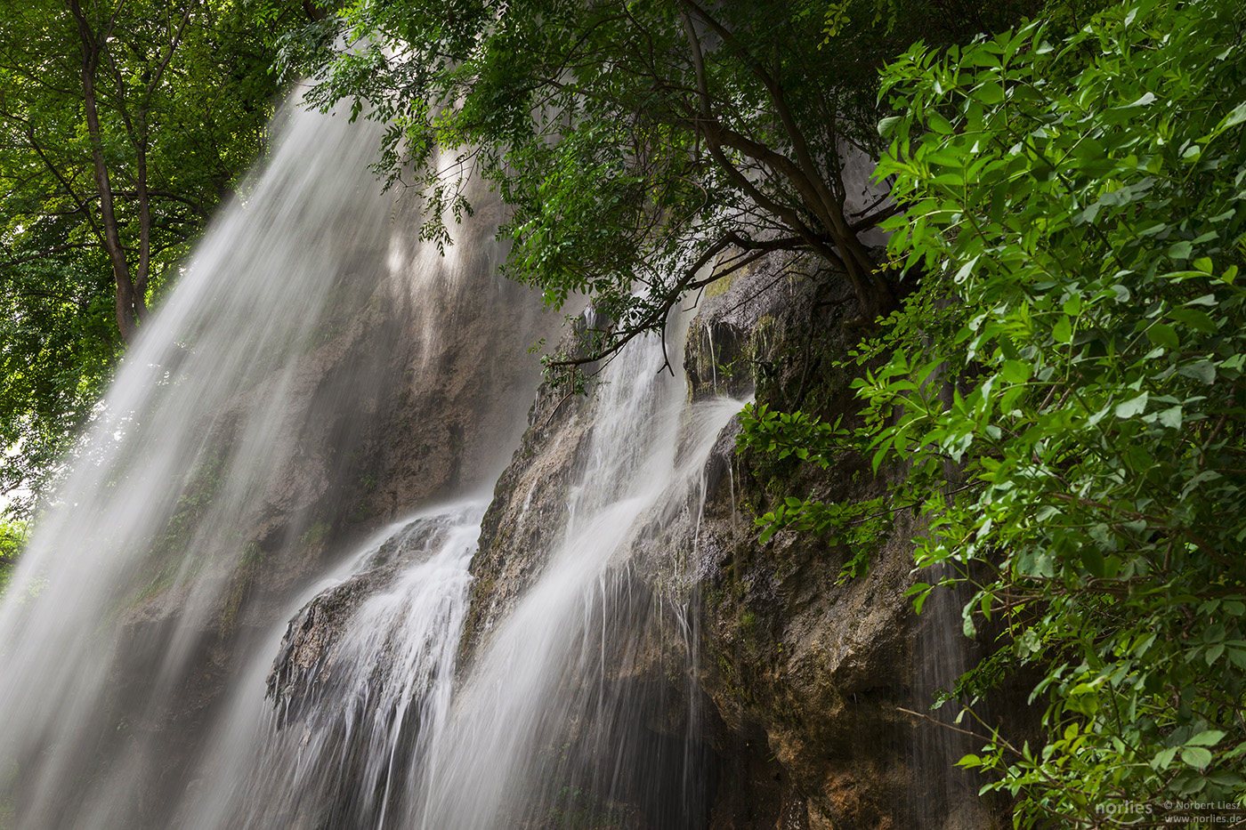 Der wohl schönste wasserfall der schwäbischen alb. Uracher Wasserfall Fotos - Bad Urach Wasserfall Foto & Bild | water, white, world ...