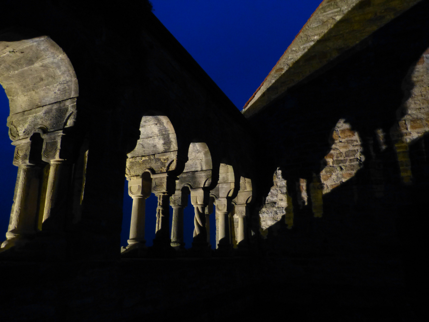 Bad Wimpfen - Pfalzarkaden bei Nacht