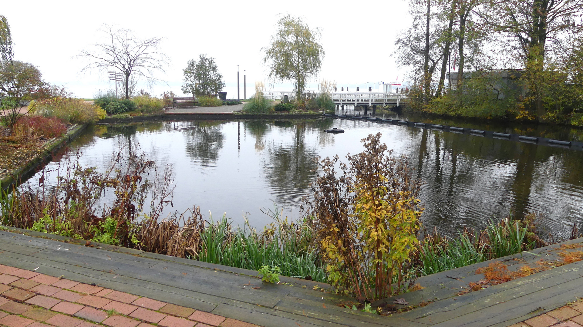 Bad Zwischenahn  -  Im herbstlichen Kurpark ...