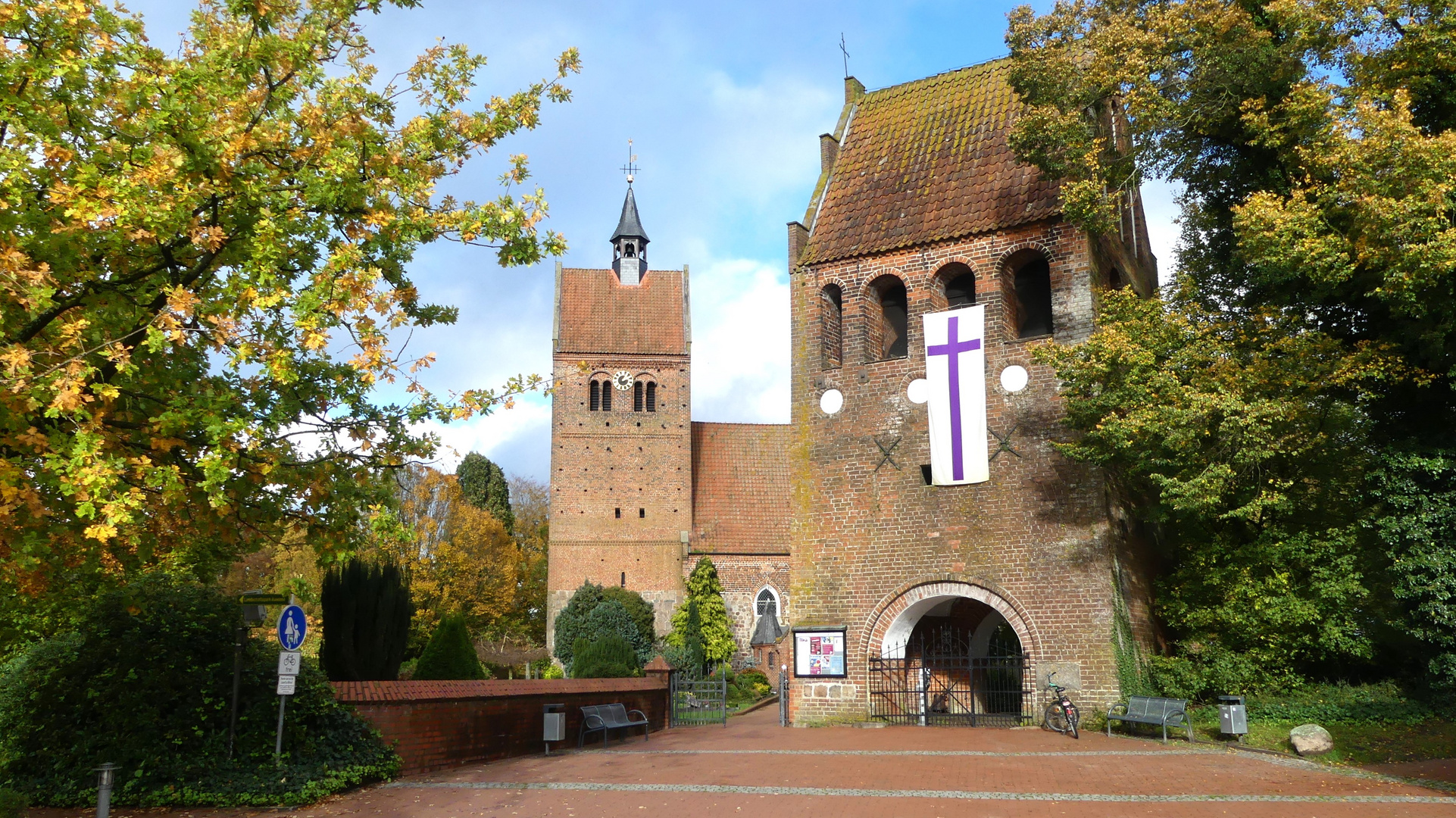 Bad Zwischenahn -  St.-Johannes-Kirche ...