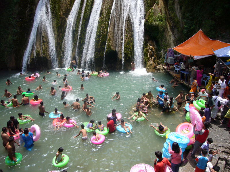 Badefreuden am Rande des Himalaya