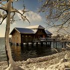 Badehaus im Winter am Ammersee