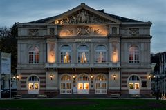 Baden-Badener Impressionen - Theater in der Dämmerung