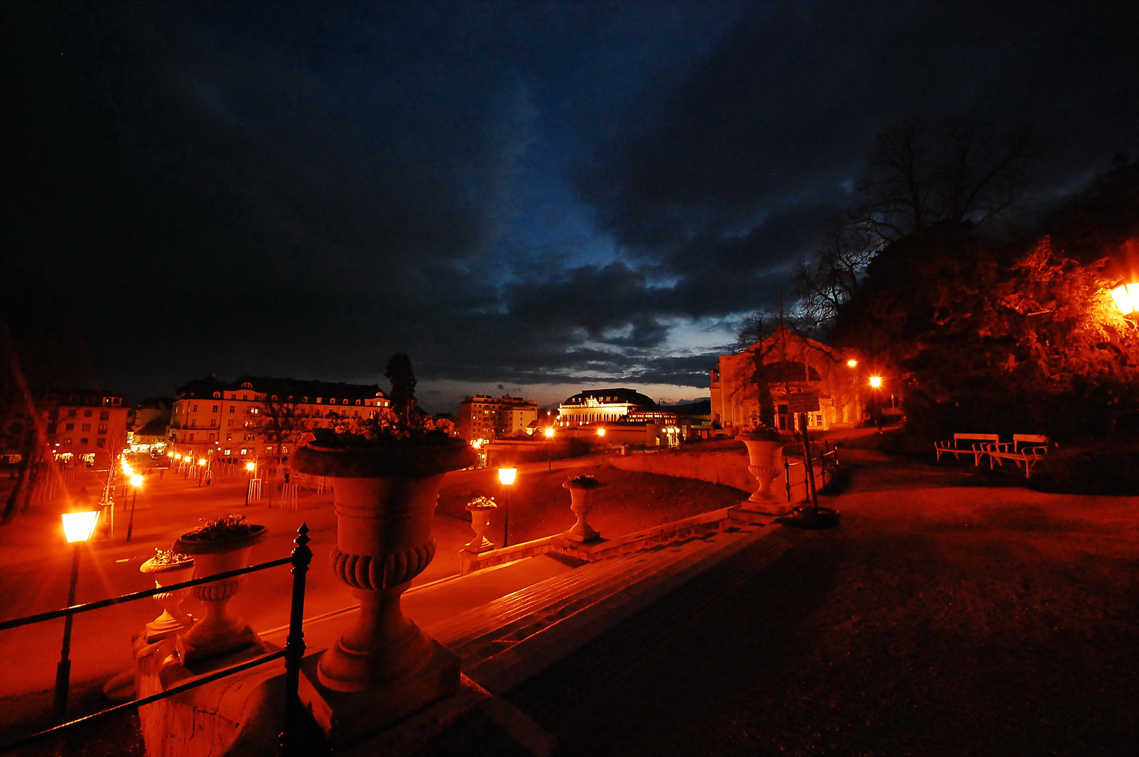 Baden bei Wien Blick auf Promenade Eingang Kurpark und Casino