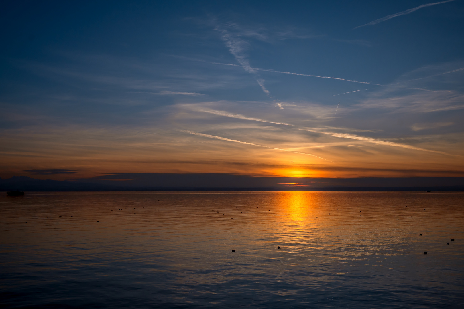 BADEN-WÜRTTEMBERG : SONNENUNTERGANG AM BODENSEE