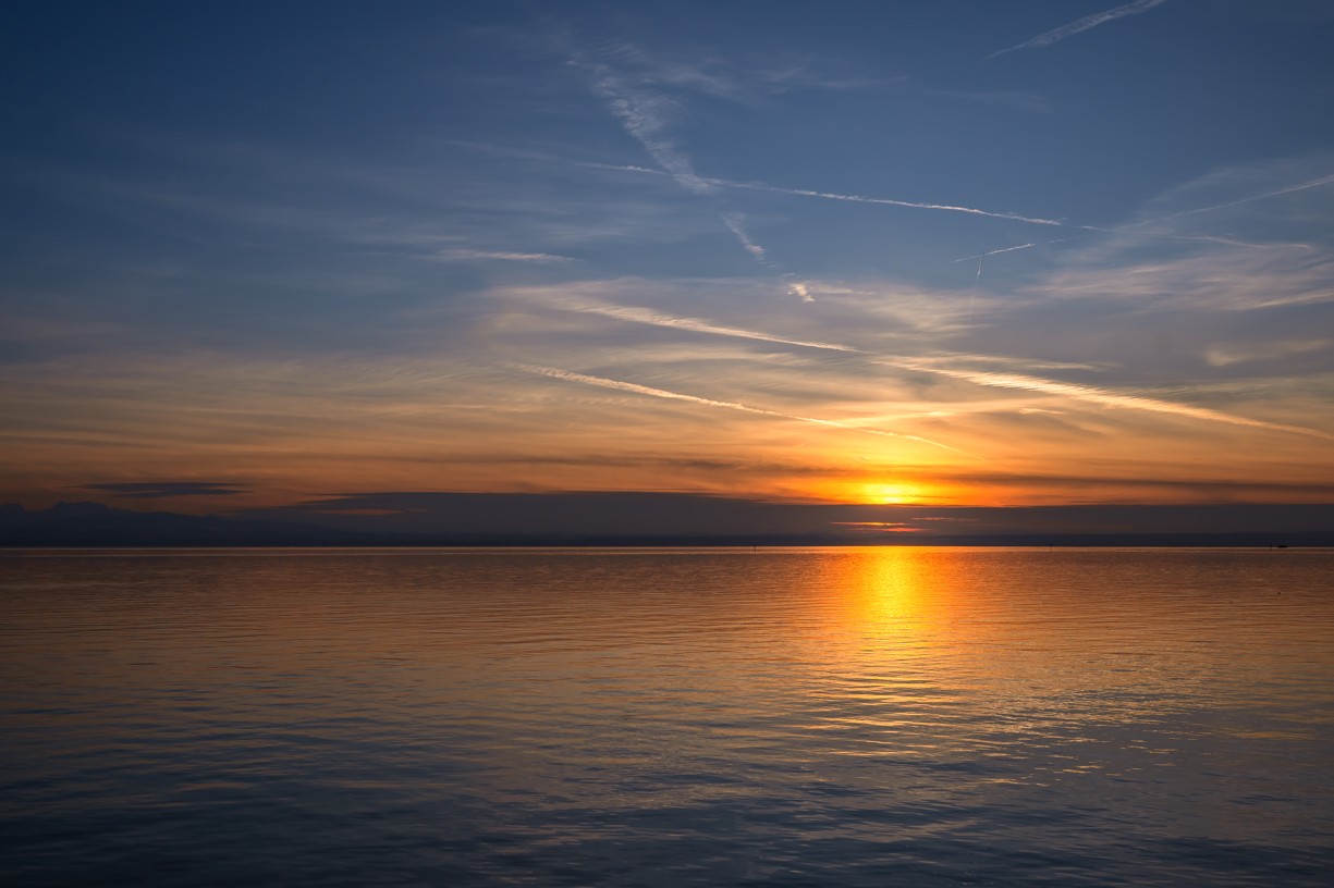 BADEN-WÜRTTEMBERG : SONNENUNTERGANG AM BODENSEE