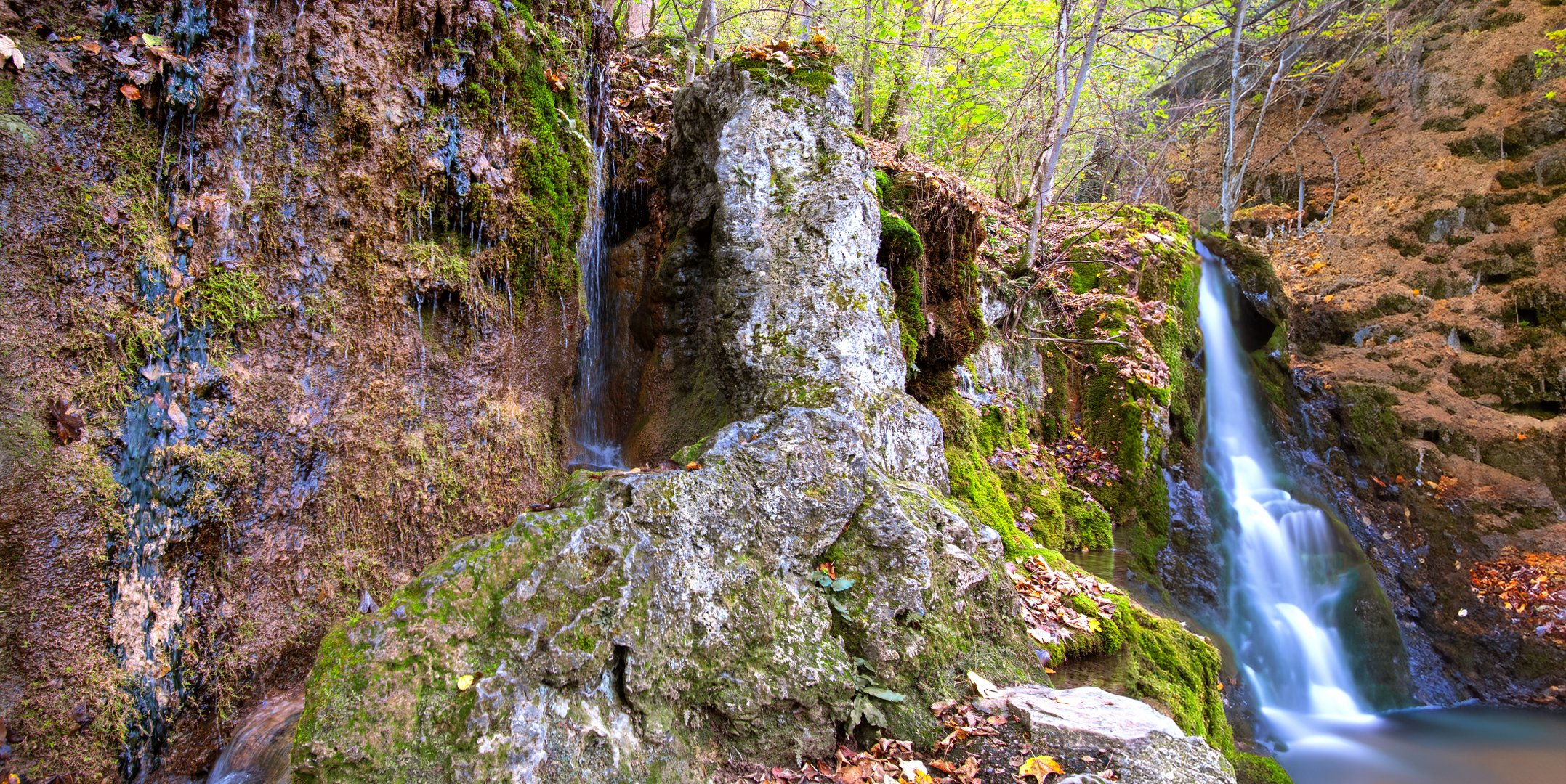 BADEN-WÜRTTEMBERG : WASSERFALL BAD URACH