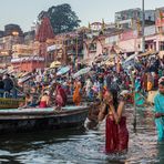 Badende Pilger in Varanasi