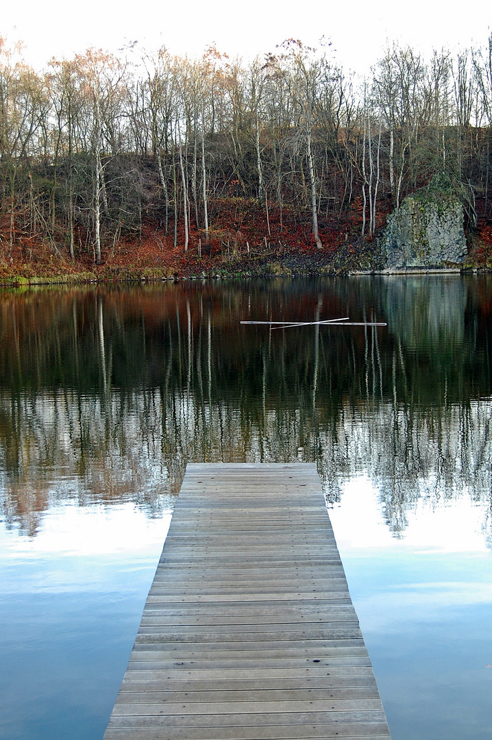 Badesee im Herbst