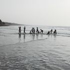 Badespass am Senegambia beach in Banjul