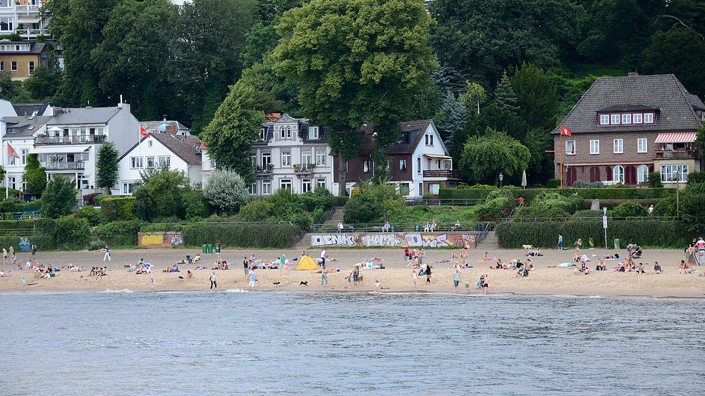 Badespaß an der Elbe ^