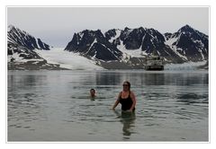 Badespass in Magdalenenfjord