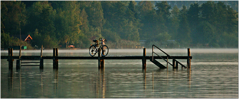 Badesteg mit Fahrrad