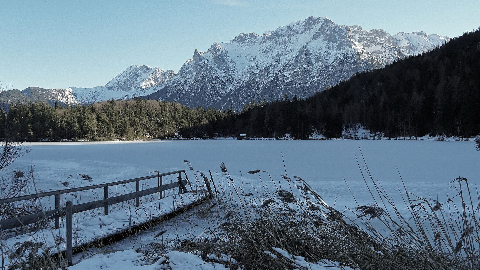 Badesteg, nicht ins Wasser springen !