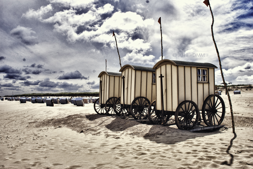 Badewagen an der weißen Düne